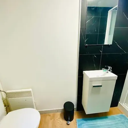 Et Paisible Duplex A Gare Lägenhet